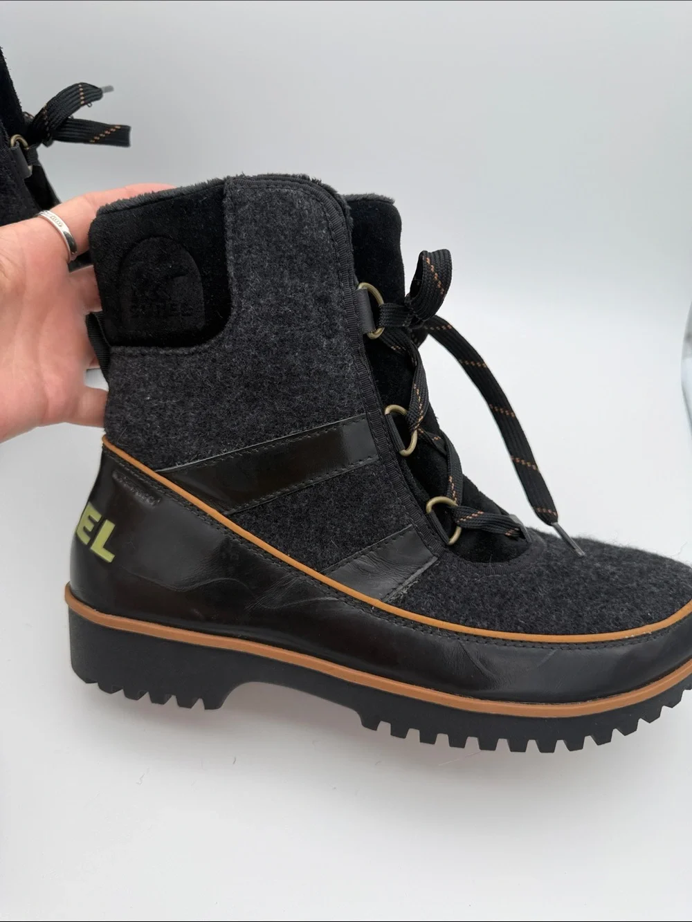 Sorel Tivoli Women’s Winter Boots Black Felt Fleece Lining Weather Snow 8.5 Warm